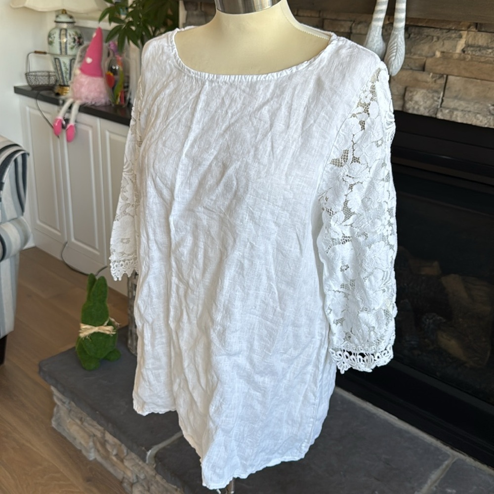 Italian White Lace Blouse with Three-Quarter Sleeves